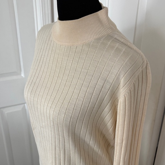 Liz Claiborne Silk Ivory Ribbed Turtleneck Sweater - Picture 3 of 13